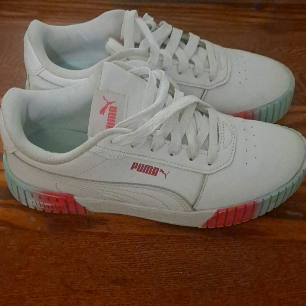 Girls shoes